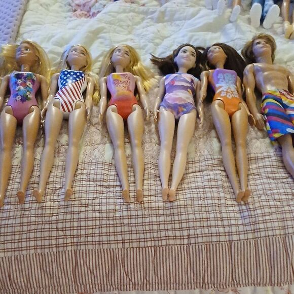 Barbies   - Picture 1 of 3